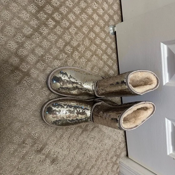 Ugg Brand New Sequin Shearling Boots - Picture 1 of 5